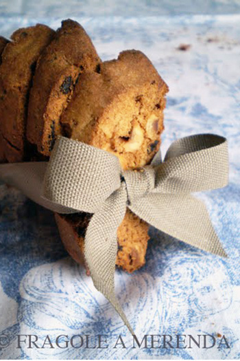 Biscotti al cioccolato e nocciole tostate