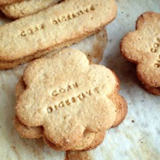Corn digestive biscuits: biscotti digestives con farina di mais