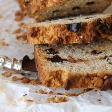 Pandolce alla birra con malto e prugne secche