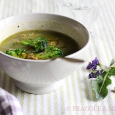 Vellutata di broccoli e acciughe