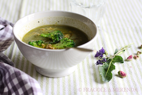 Vellutata di broccoli e acciughe