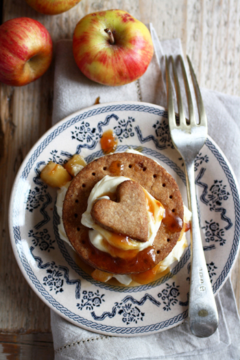 Apple pie e mele rosse, dalla cucina di FRAGOLE A MERENDA