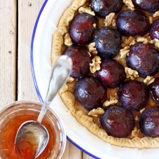 La crostata vegana di prugne e noci