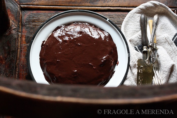 Torta morbida al cioccolato, ricetta di FRAGOLE A MERENDA